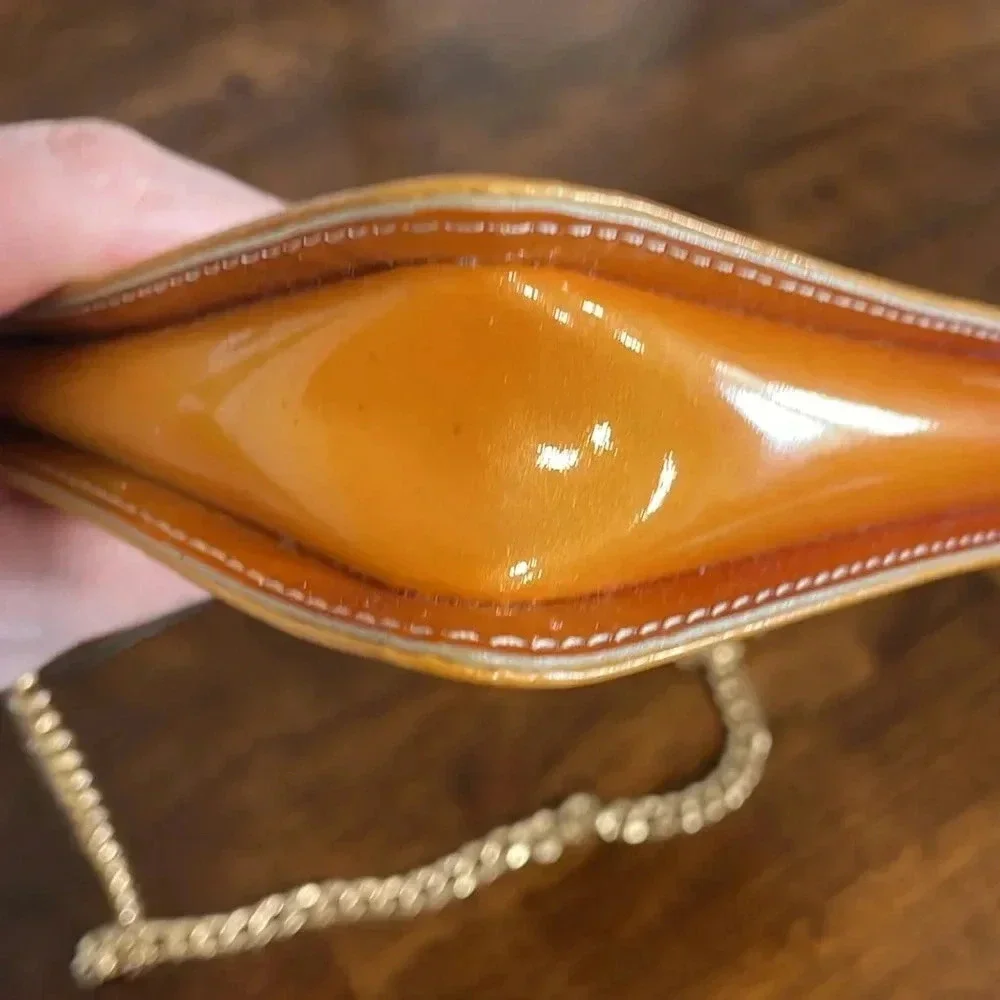 Louis Vuitton Lexington Vernis Pouchette